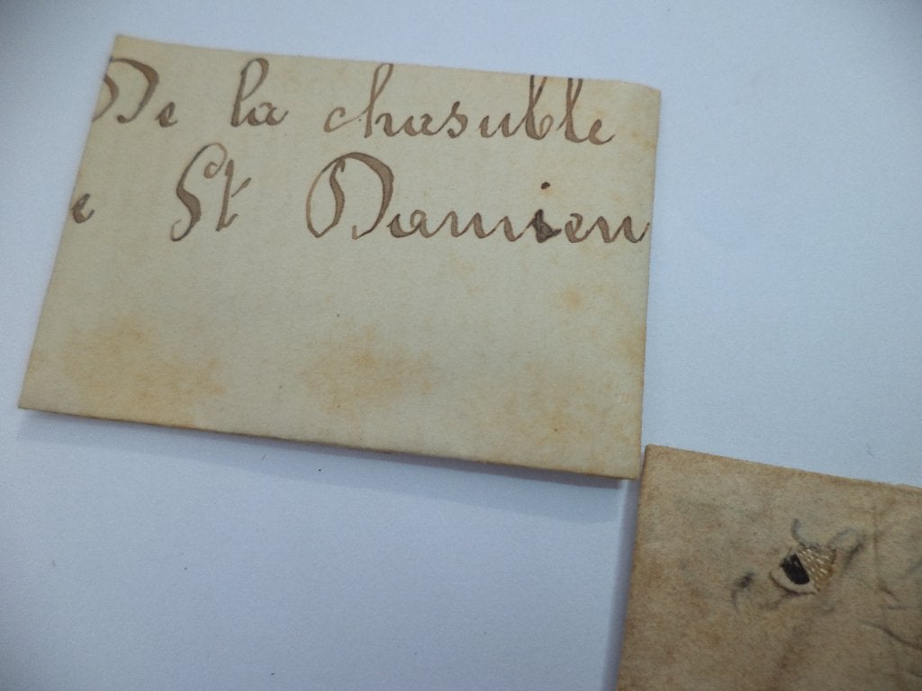 8x reliek relikwie o. a. Pater Damiaan Louis de Montfort, Antiek en Kunst, Ophalen of Verzenden