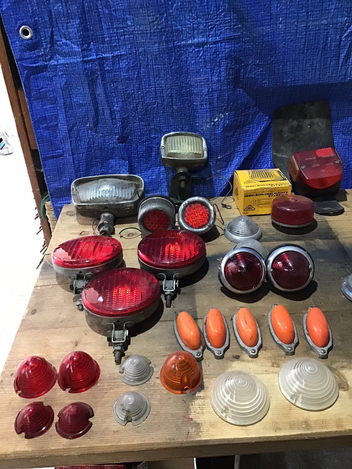 Lot de pièces pour voiture ancienne