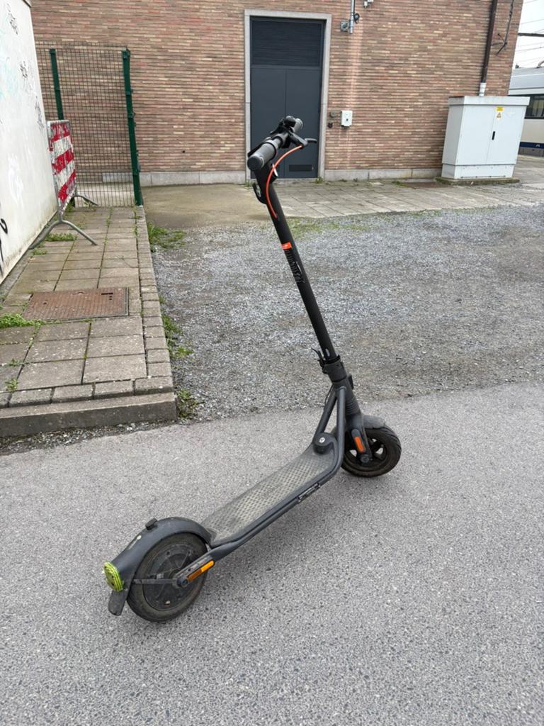 Segway ninebot f2pro, Fietsen en Brommers, Elektrische fietsen, Ophalen, Zo goed als nieuw