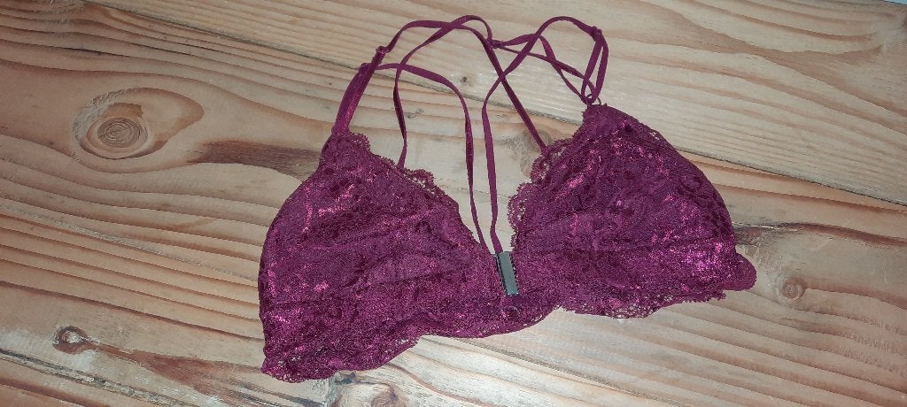 Joli soutien-gorge Hunkemöller taille XS, Vêtements | Femmes, Sous-vêtements & Lingerie, Hunkemöller, Enlèvement ou Envoi, Rouge