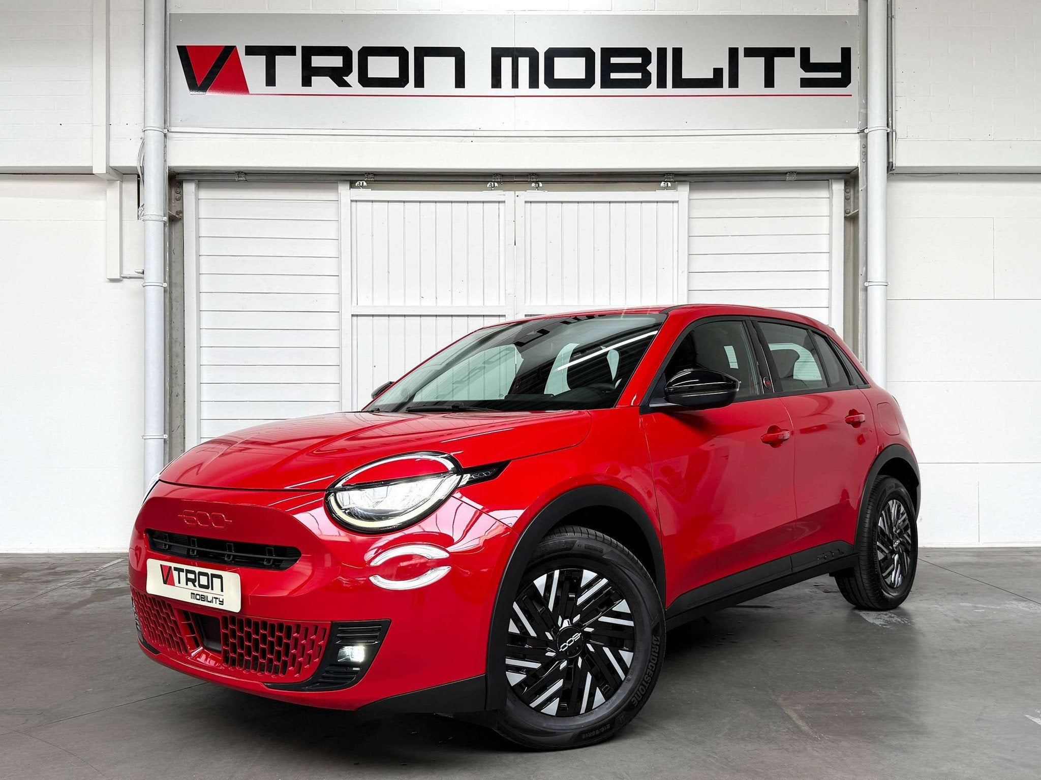 Fiat 600E e-600 54 kWh Red SOH 95% CARPLAY/ANDROID-AUTO*DAB*, Autos : Divers, Rouge, Automatique, Fiat, Électrique