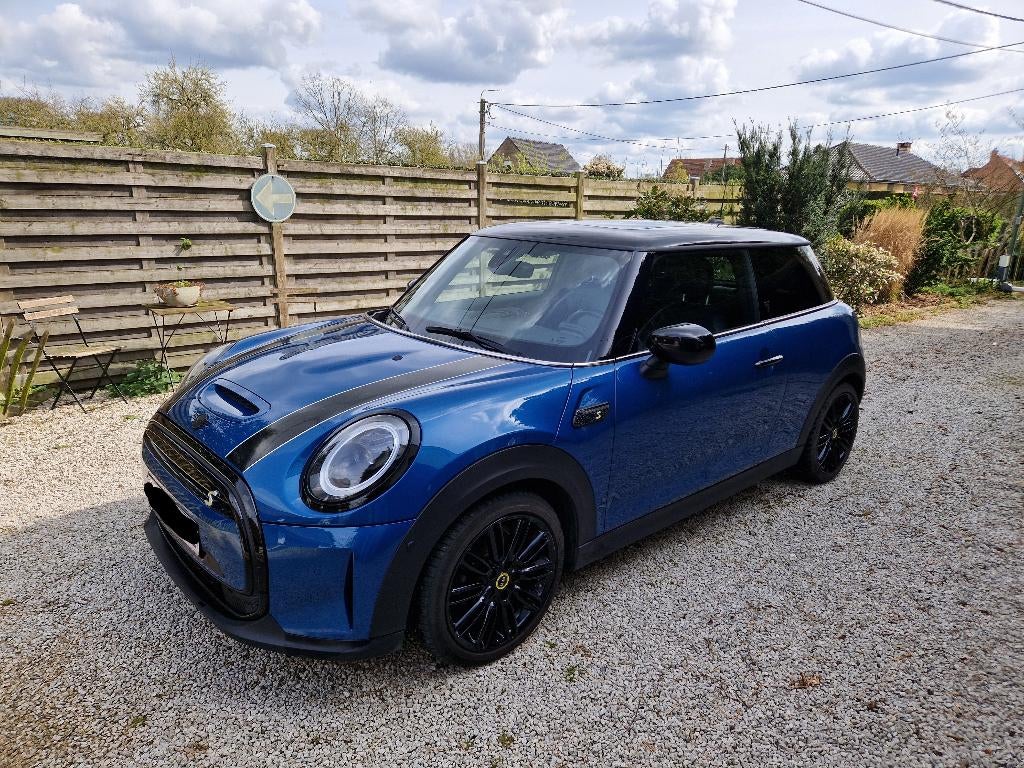 Mini Cooper SE - leder interieur en panoramisch dak, Auto's, Mini, Particulier, Cooper, 360° camera, ABS, Achteruitrijcamera, Airbags
