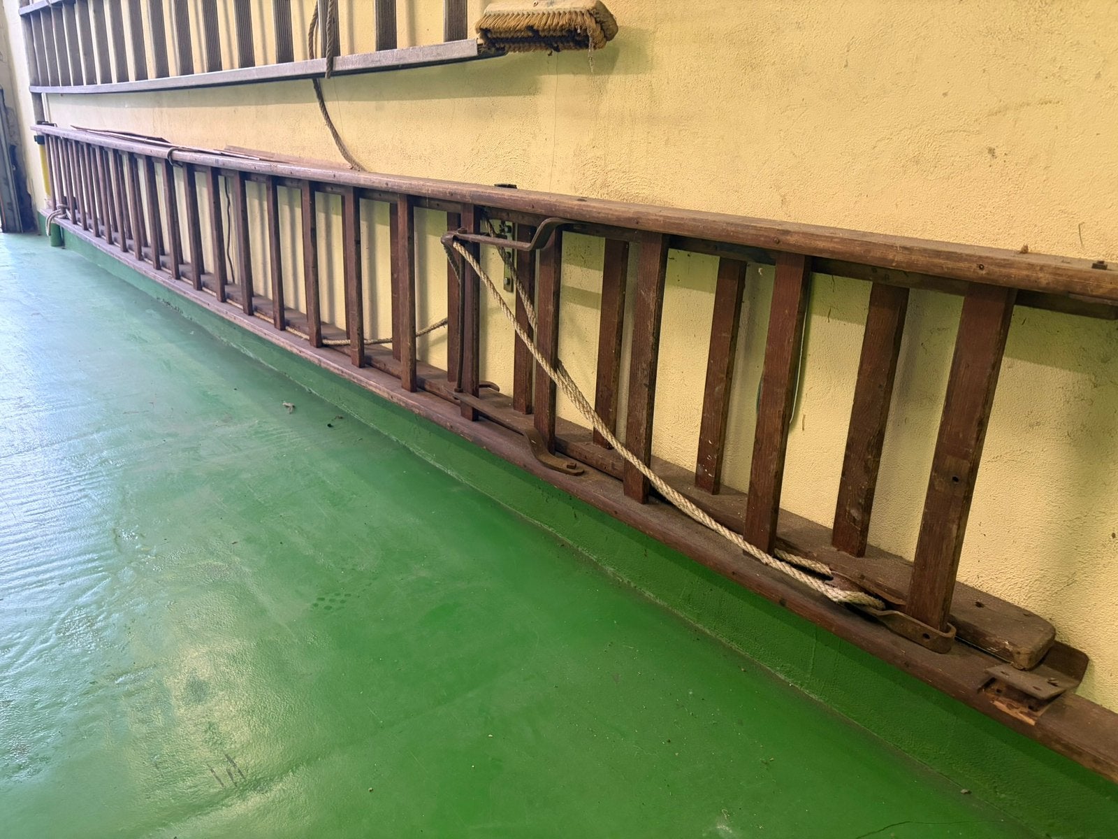 Houten ladder, Doe-het-zelf en Bouw, Ophalen, Gebruikt, Ladder, Opvouwbaar of Inschuifbaar