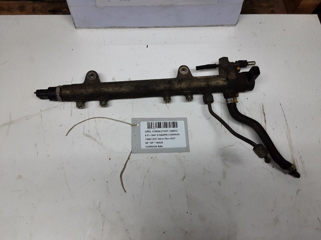 INJECTIEGALERIJ Opel Corsa C (F08 / 68) (0445214044), Gebruikt, Opel, Opel Automobile GmbH, Kontakt-opel@opel.com