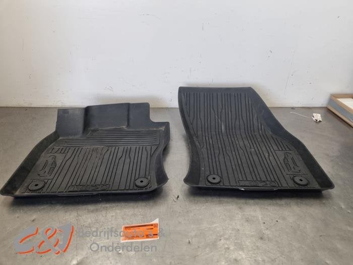 Kit tapis d'un Ford Transit Connect, Autos : Pièces & Accessoires, Habitacle & Garnissage, Ford, Utilisé, 3 mois de garantie, Enlèvement ou Envoi