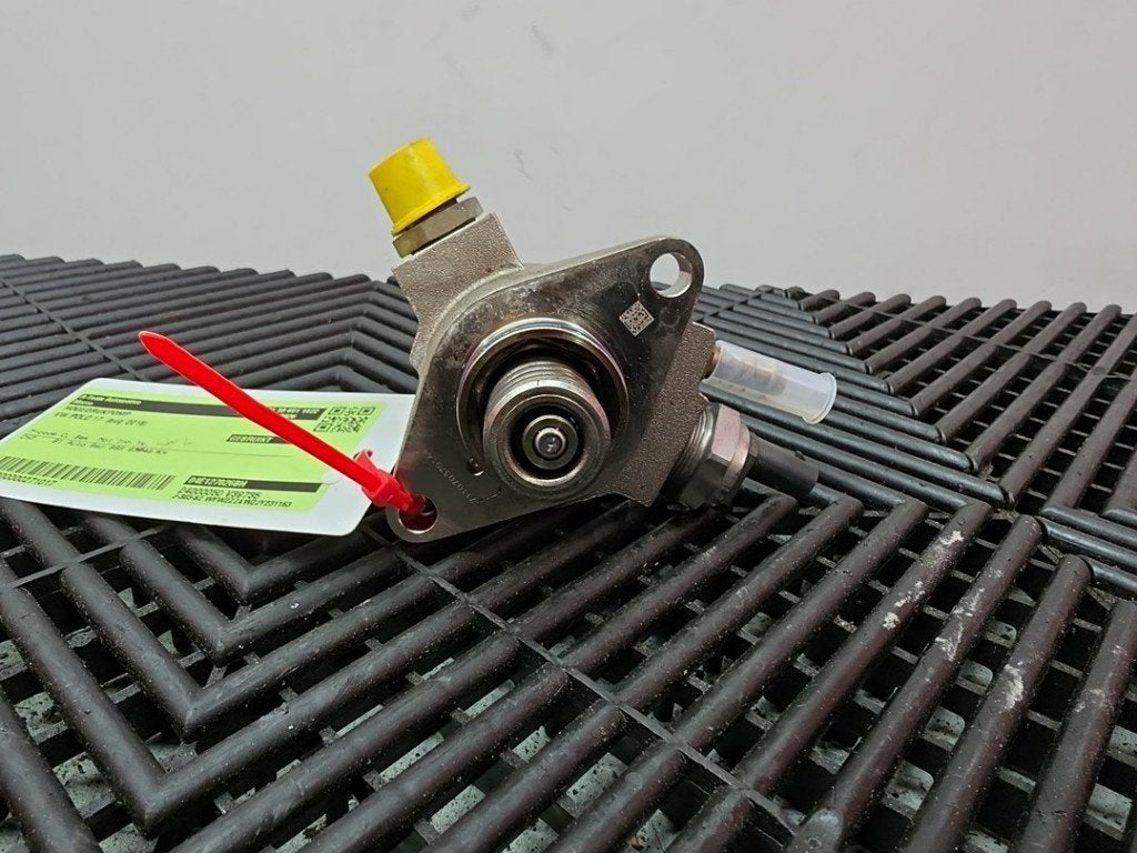 HOGEDRUKPOMP Volkswagen Polo VI (AW1) (|04E127026BH|), Gebruikt, Volkswagen, Volkswagen AG, Kundenbetreuung@volkswagen.de