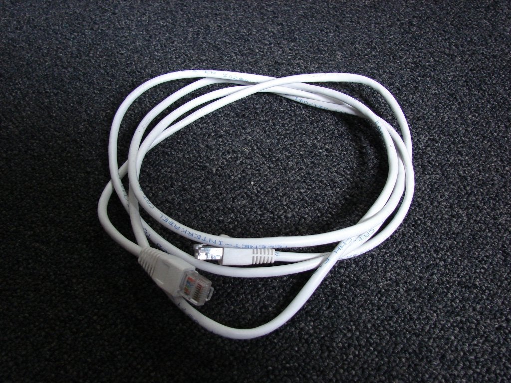 Câble Ethernet 2 m, Informatique & Logiciels, Enlèvement ou Envoi, Comme neuf