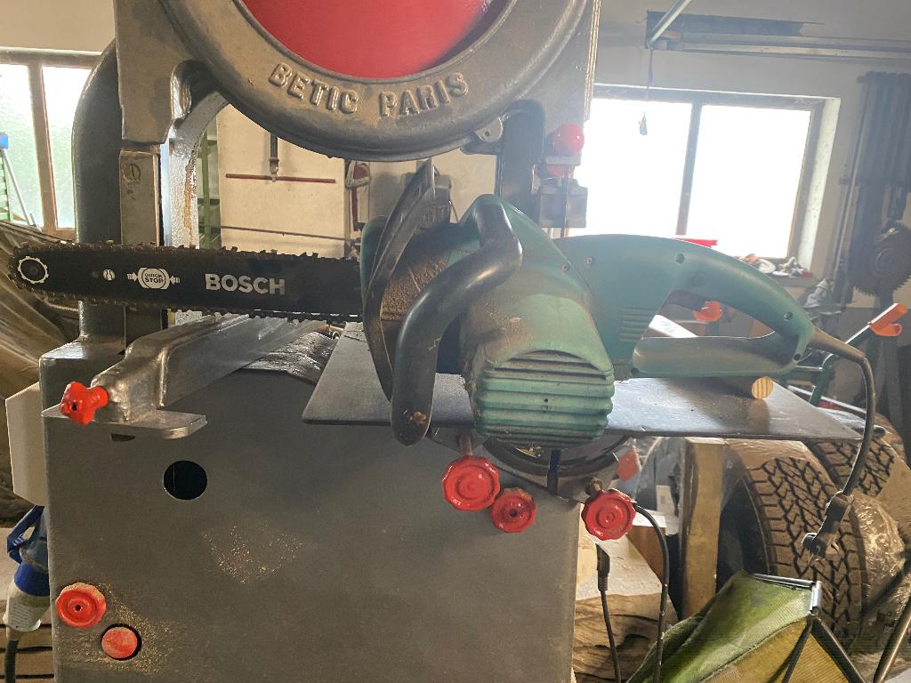 Tronçonneuse  électrique Bosch, Bricolage & Construction, Outillage | Scies mécaniques, Tronçonneuse, 1200 watts ou plus, 30 à 70 mm