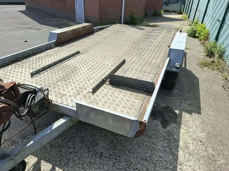 Aanhangwagen voor autotransport, Ophalen, Gebruikt