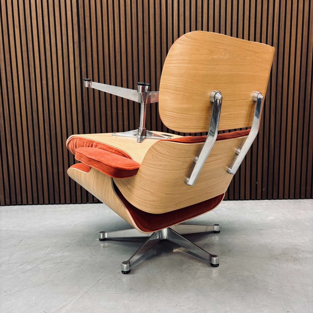 Eames Lounge Chair | Chestnut Shell & Brandy Calma, Ophalen of Verzenden