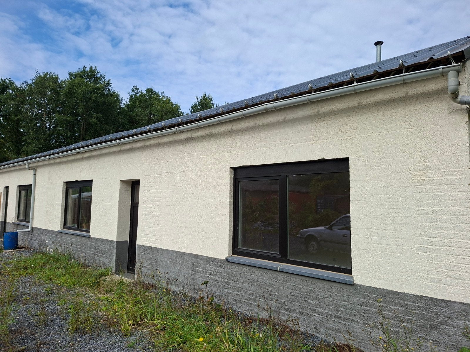 A louer pour Bureau et atelier. Havré. 80m2,