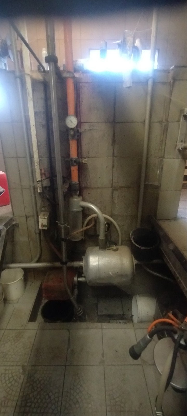 Melkmachine, Enlèvement