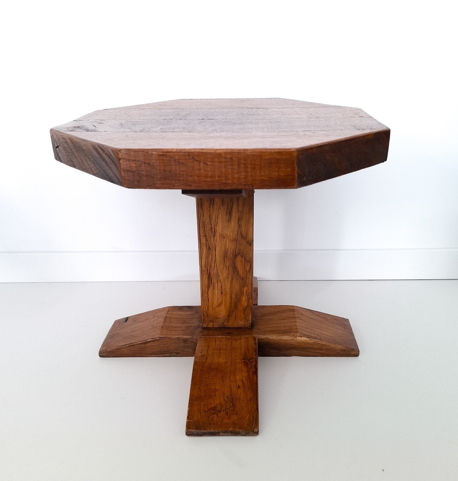 Vintage brutalist bijzettafel eikenhout 8 hoekig, Huis en Inrichting, Tafels | Bijzettafels, Ophalen of Verzenden