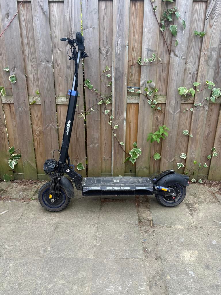 E-cross pro dual motor bleu, Fietsen en Brommers, Steps, Ophalen, Zo goed als nieuw, Gewone step