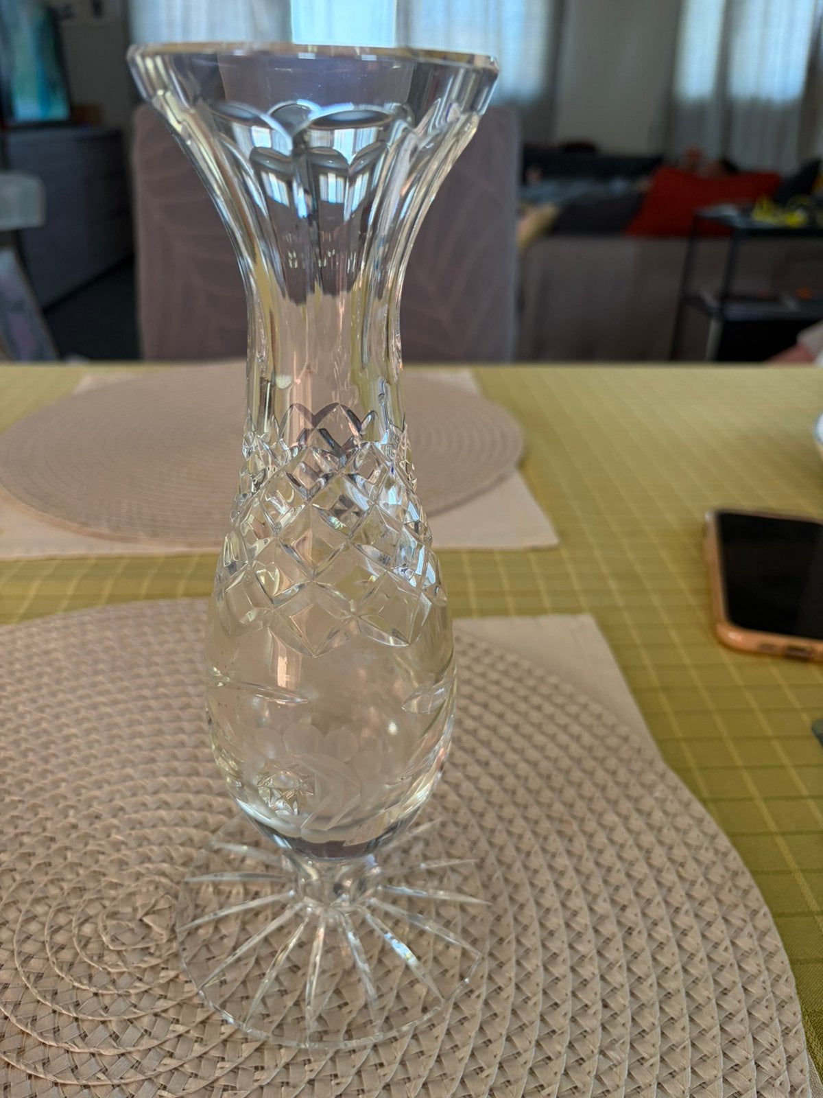 Vintage glazen vaas – geslepen diamantmotief – elegante voet, Ophalen of Verzenden