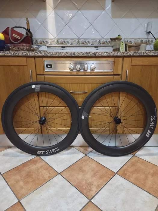 DT Swiss ARC 1400 DICUT 62 Carbone, Vélos & Vélomoteurs, Vélos Pièces, Enlèvement ou Envoi, Dt swiss, Comme neuf, Roue