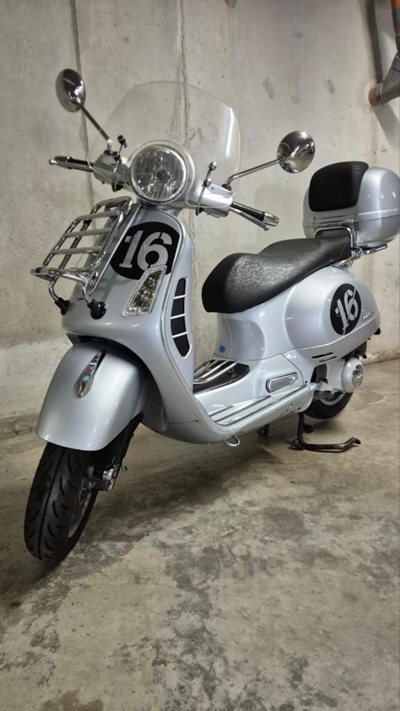 Vespa GTS 250 cc in mooie staat, Fietsen en Brommers, Ophalen, Zo goed als nieuw, Overige modellen