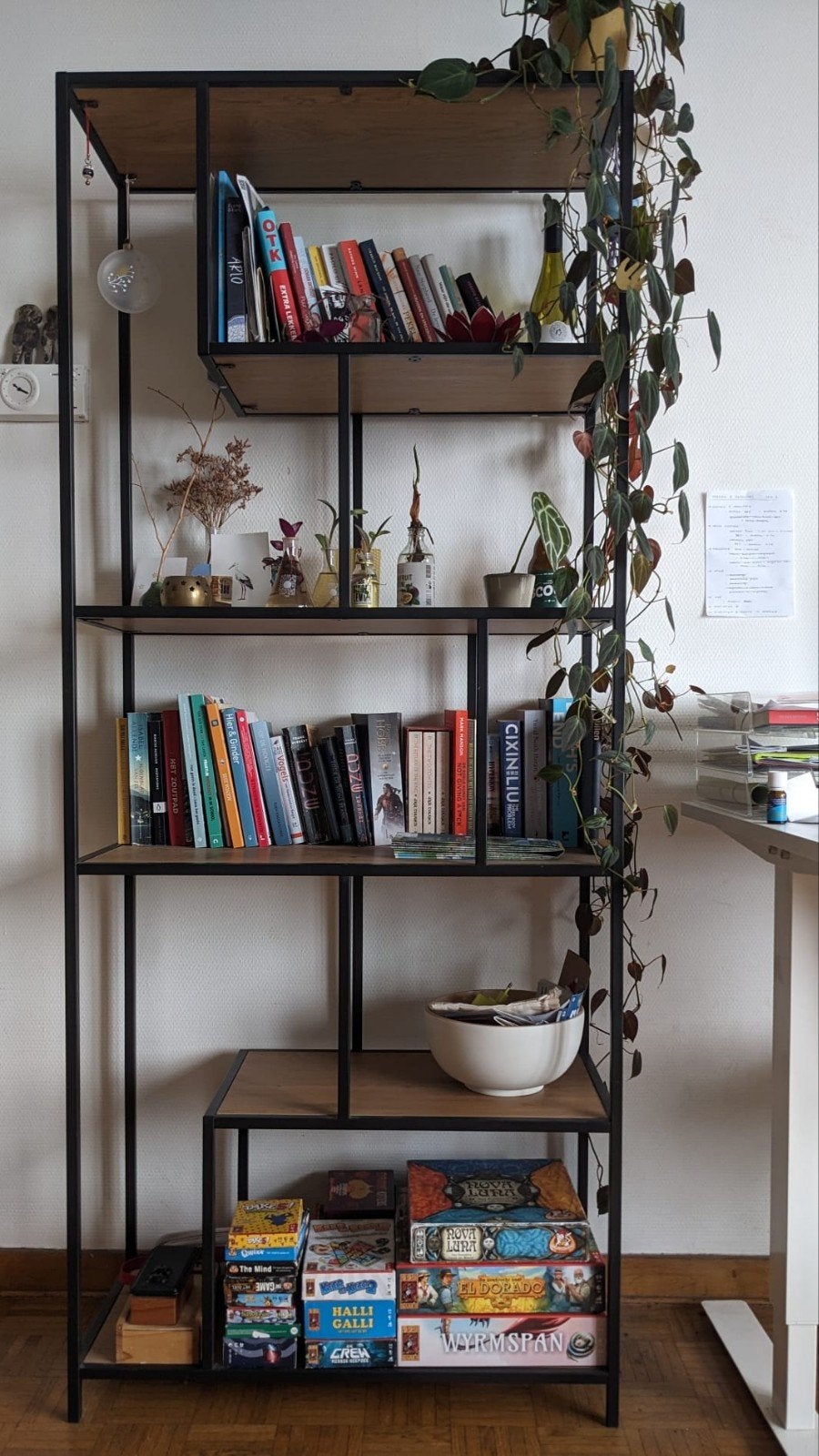 Open rek - zwart gelakt metaal met hout, Huis en Inrichting, Ophalen, Metaal