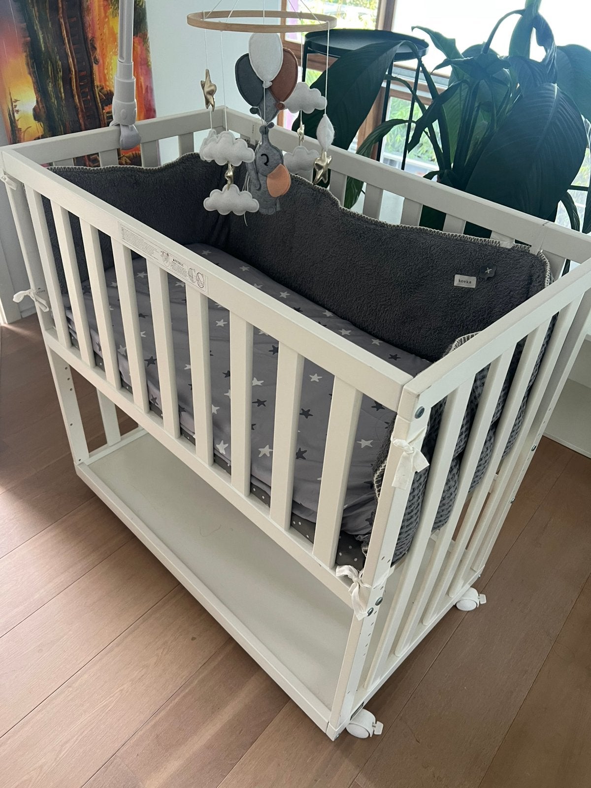 Un lit bébé à côté de moi, Enfants & Bébés, Enlèvement, Lit de bébé