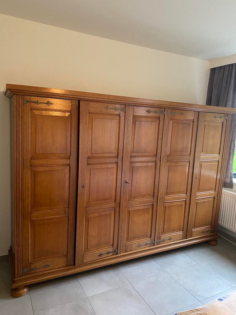 Grote kleerkast, Ophalen, Gebruikt