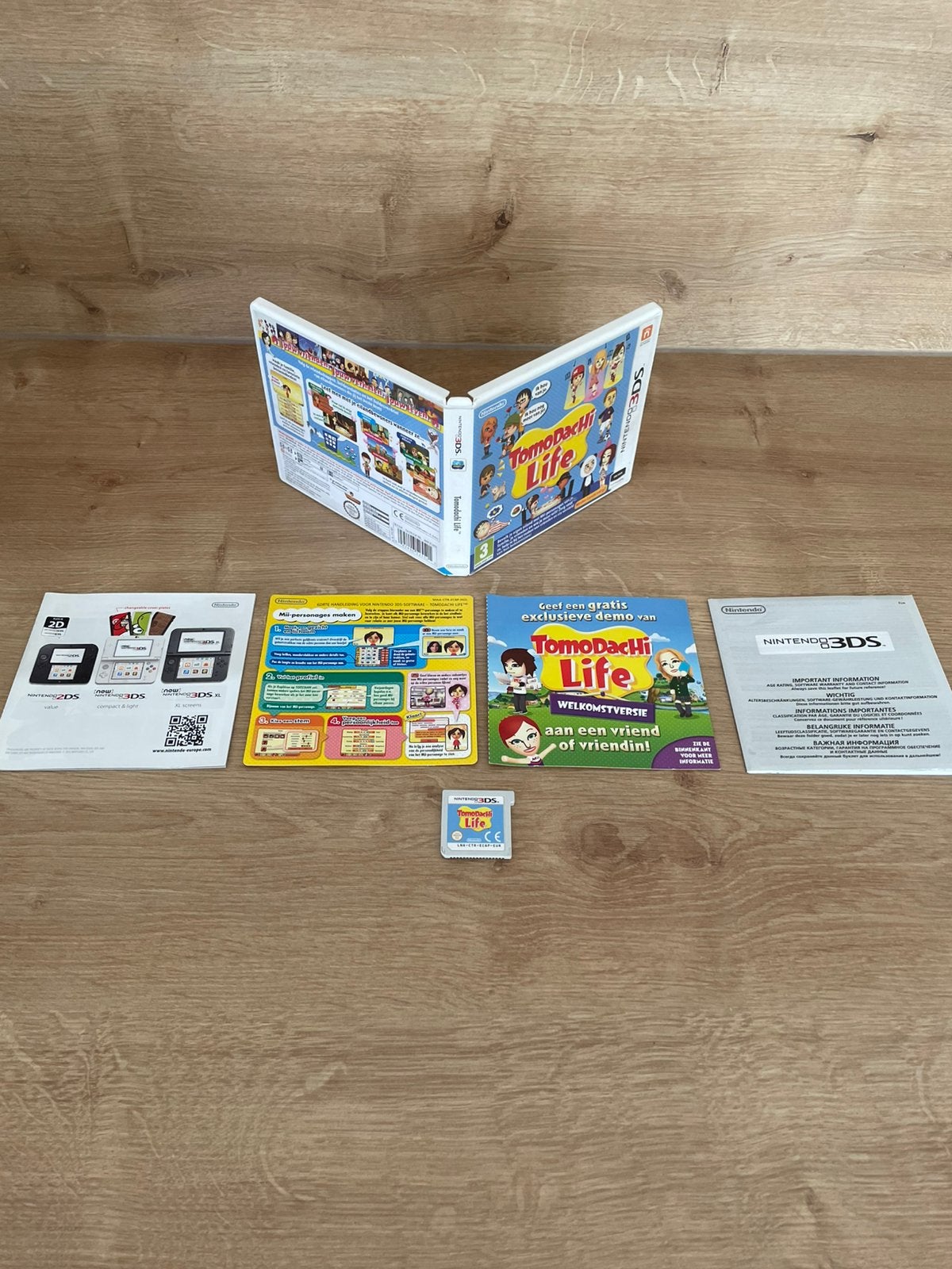 Tomodachi Life Nintendo 3DS — Nederlandstalig, Games en Spelcomputers, Games | Nintendo 2DS en 3DS, Ophalen of Verzenden, Zo goed als nieuw