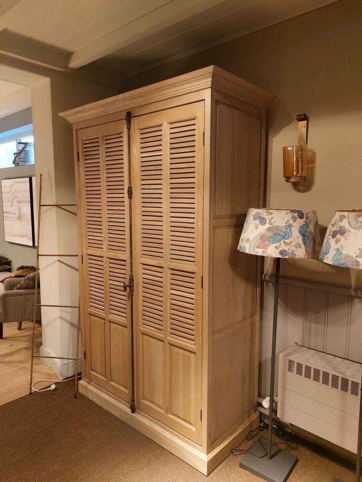 Kleerkast in eik toonzaalmodel, Huis en Inrichting, Kasten | Kleerkasten, Nieuw, Met lade(s), Met deur(en), Met plank(en), Met hangruimte