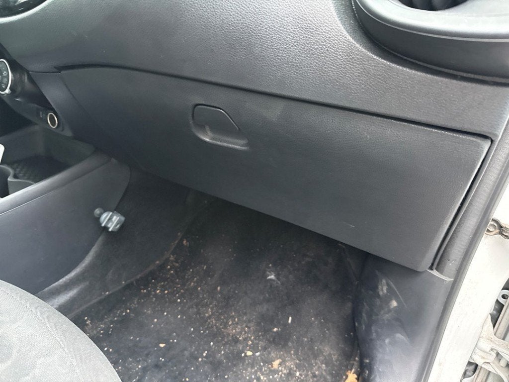 COMPARTIMENT A GANTS Toyota Aygo X (01-2021/-), Kundenbetreuung@toyota.de, Toyota, Utilisé, Toyota-Allee 2
50858  Köln, DE