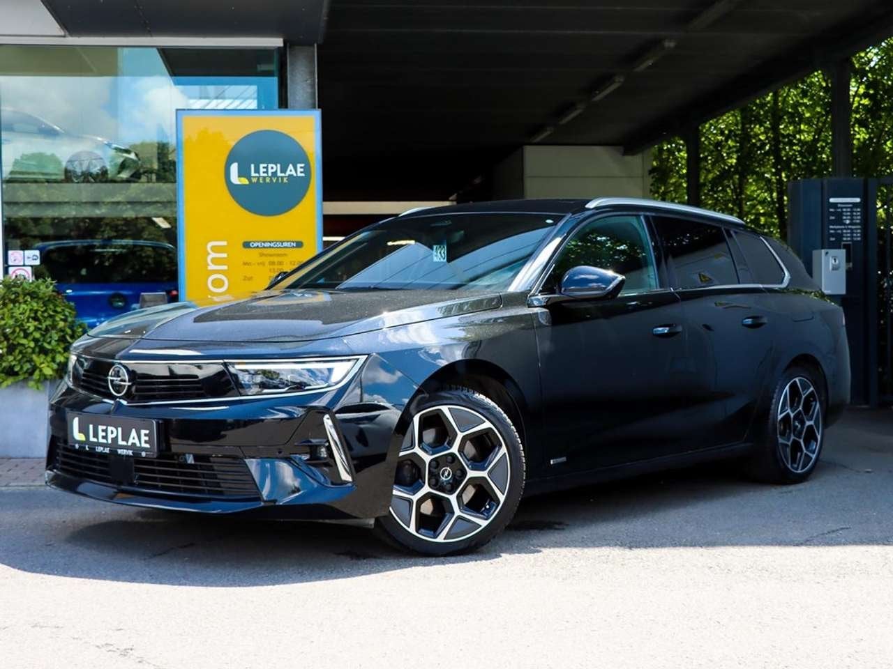 Opel Astra ULTIMATE HYBRID 180PK |ALCANTARA|360° CAMERA|NAV, Auto's, 0 min, 179 pk, Zwart, 5 deurs