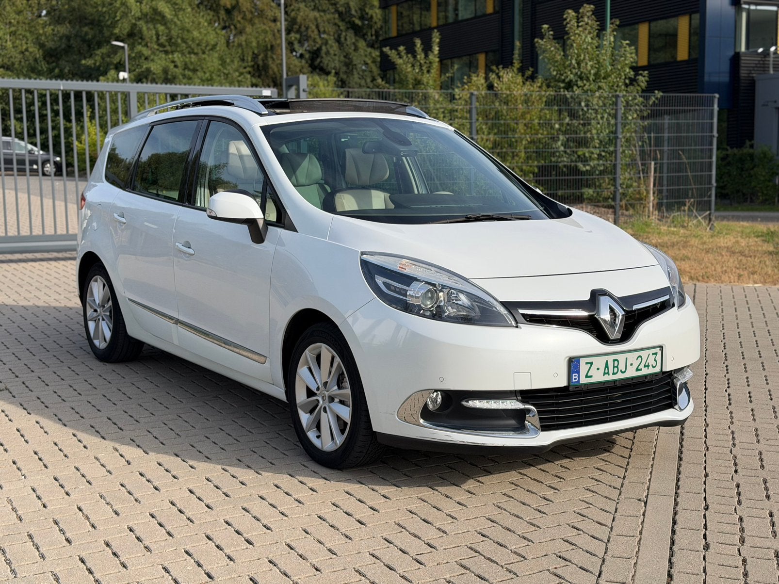 RENAULT SCENIC 1.5 DCI AUTOMATIQUE FULL OPTIONS, Cuir, Euro 5, Achat, Beige