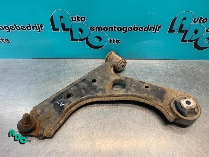 Bras de suspension avant gauche d'un Fiat Punto Grande (Punt, -, 3 mois de garantie, Utilisé, Fiat