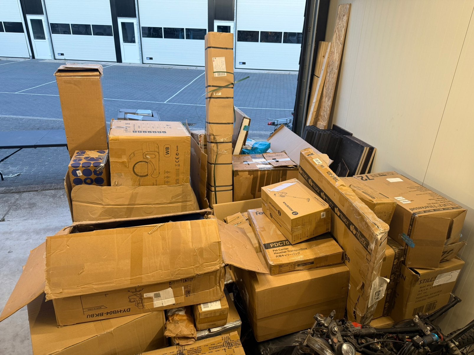Partij handel ongeopende retourgoederen, Doe-het-zelf en Bouw, Kratten en Dozen, Zo goed als nieuw, Doos, 100 cm of meer, 35 tot 50 cm