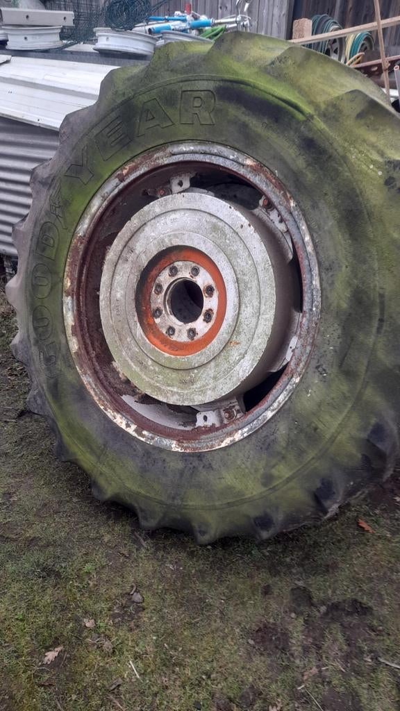 Wiel gewichten fiat tractor, Ophalen