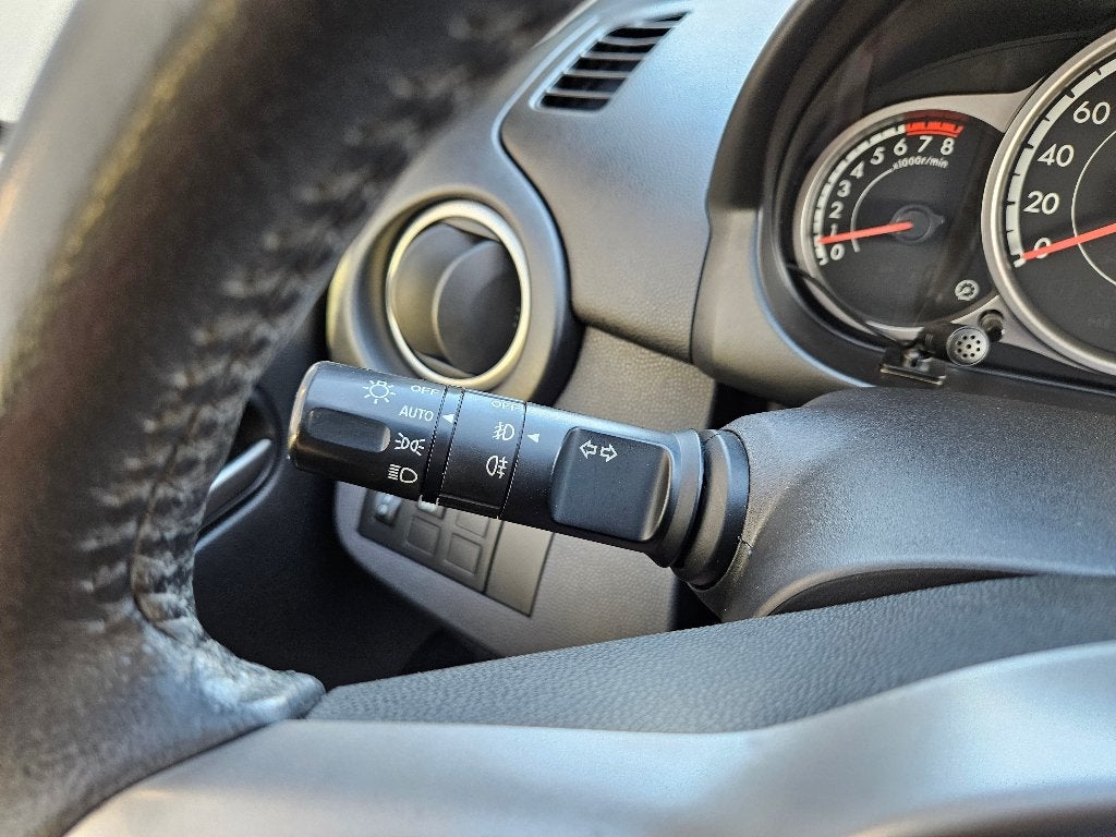 Mazda 2 1.3i | 12M Garantie | Bluetooth | navi | airco, Auto's, Voorwielaandrijving, Stof, Zwart, 4 cilinders