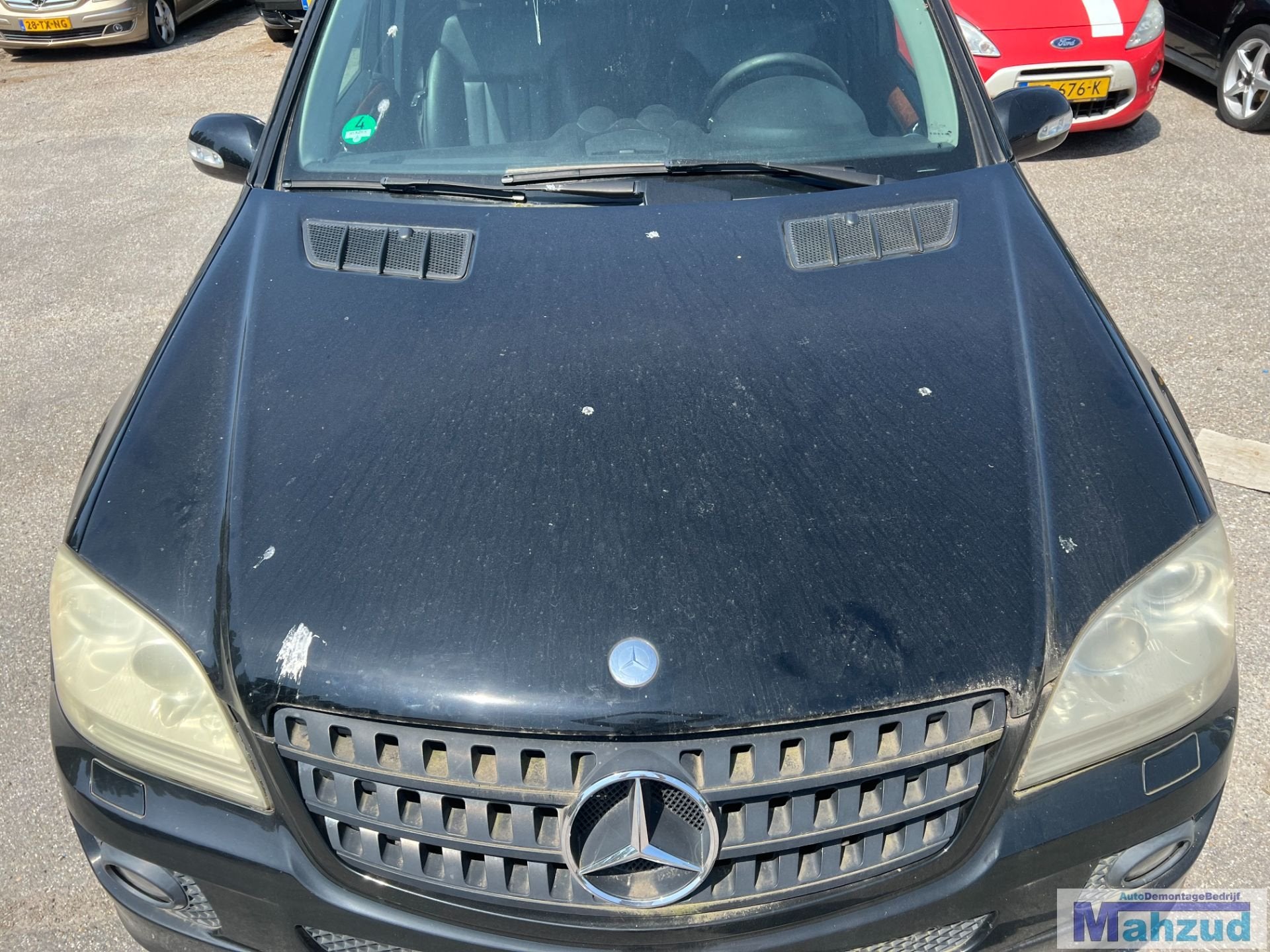 MERCEDES ML W164 Capot noir 2005-2011, Mercedes-Benz AG, Mercedes-Benz, Utilisé, Mercedesstrasse 120
70372  Stuttgart, DE