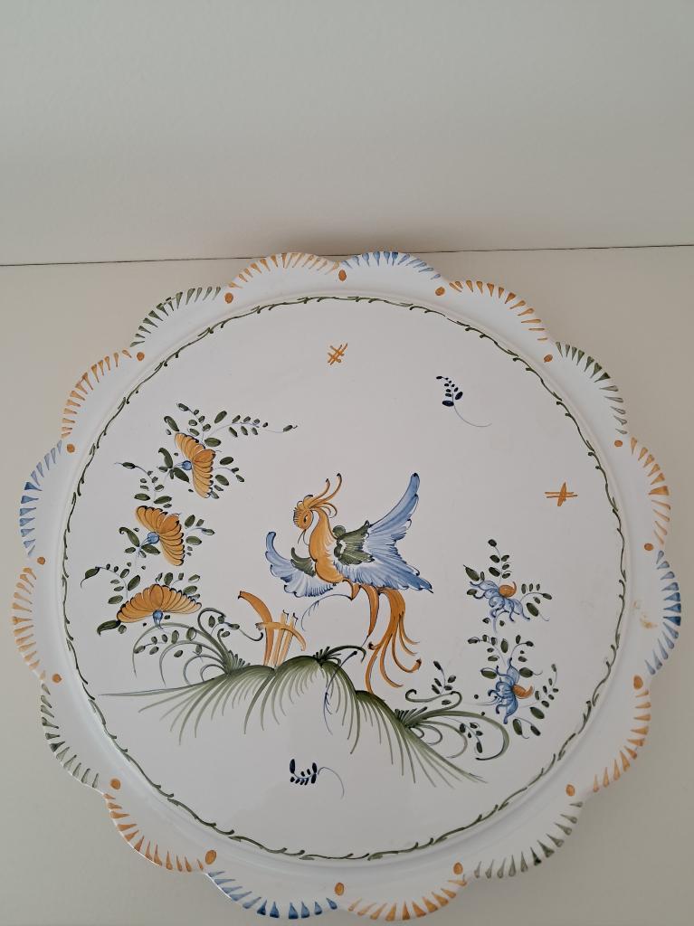 dessous de plat et 2 gobelets faïence de Moustiers, Enlèvement ou Envoi