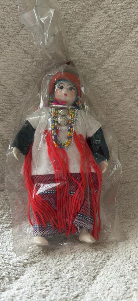 ANTIEKE POP UIT COLLECTIE PORSELEIN, Verzamelen, Ophalen, Zo goed als nieuw, Pop