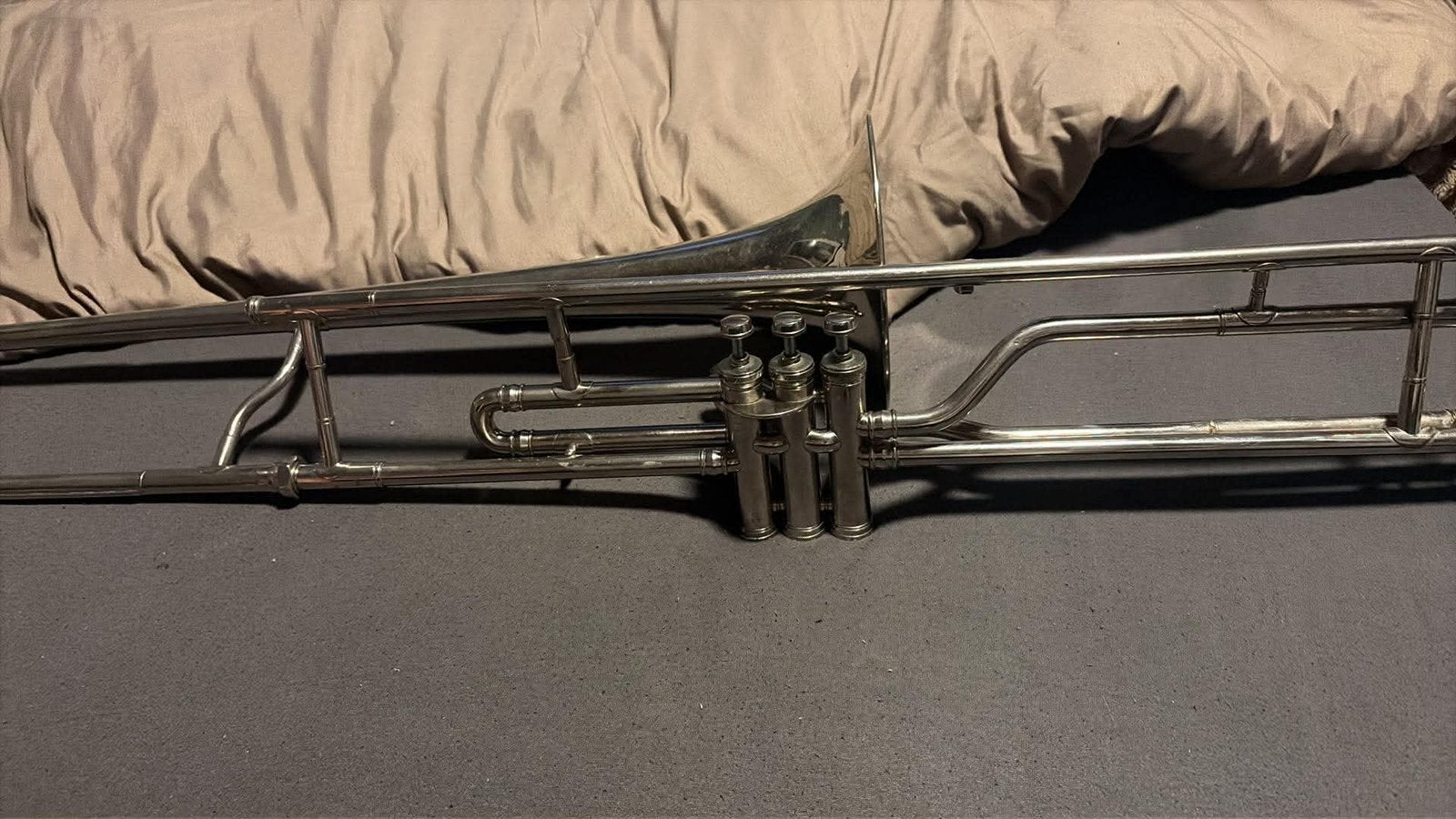 Trombonne a piston a gerday mons  si il pzrt ajd 100€, Muziek en Instrumenten, Ophalen of Verzenden