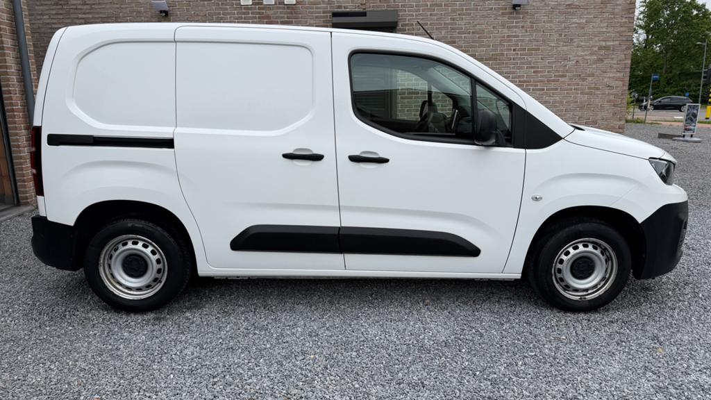 Peugeot Partner 2020 lichte vracht Airco/Navi/DAB Radio, Auto's, Bestelwagens en Lichte vracht, Voorwielaandrijving, Stof, 4 cilinders