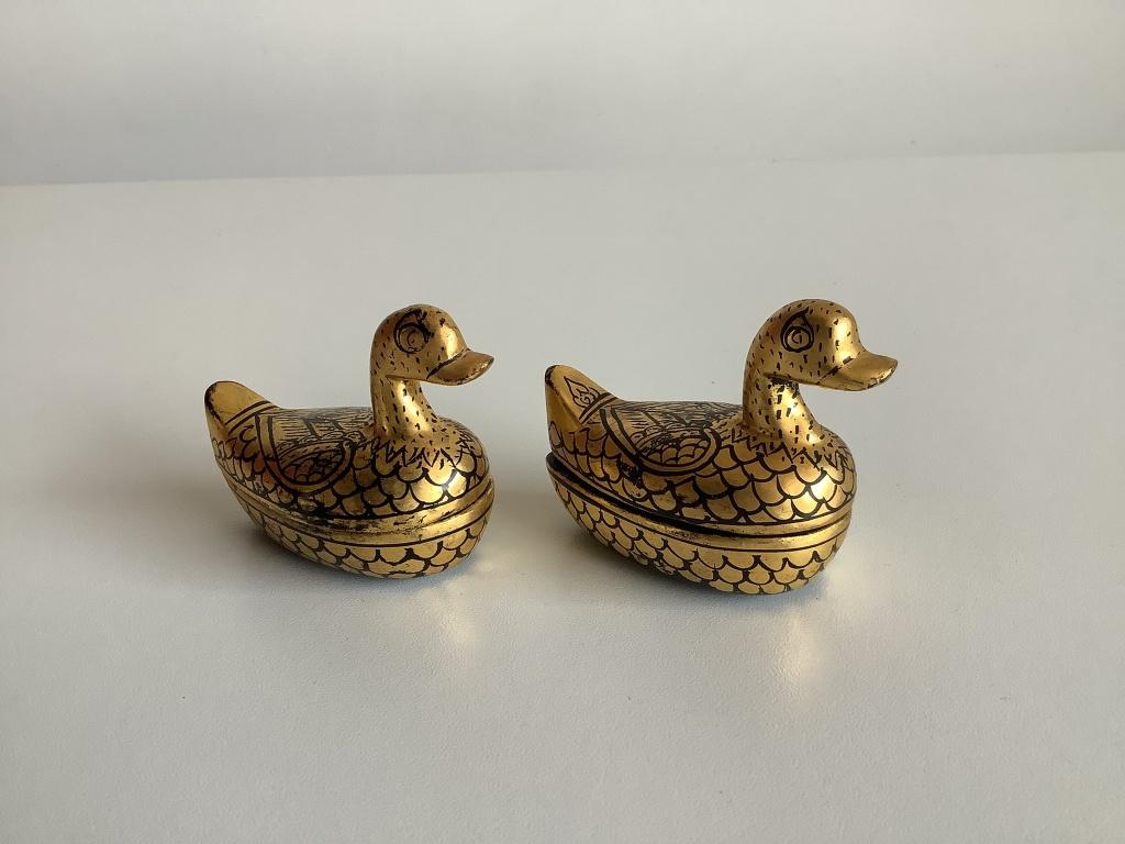 2 boîtes en laque en forme de canard avec peinture dorée, Enlèvement ou Envoi