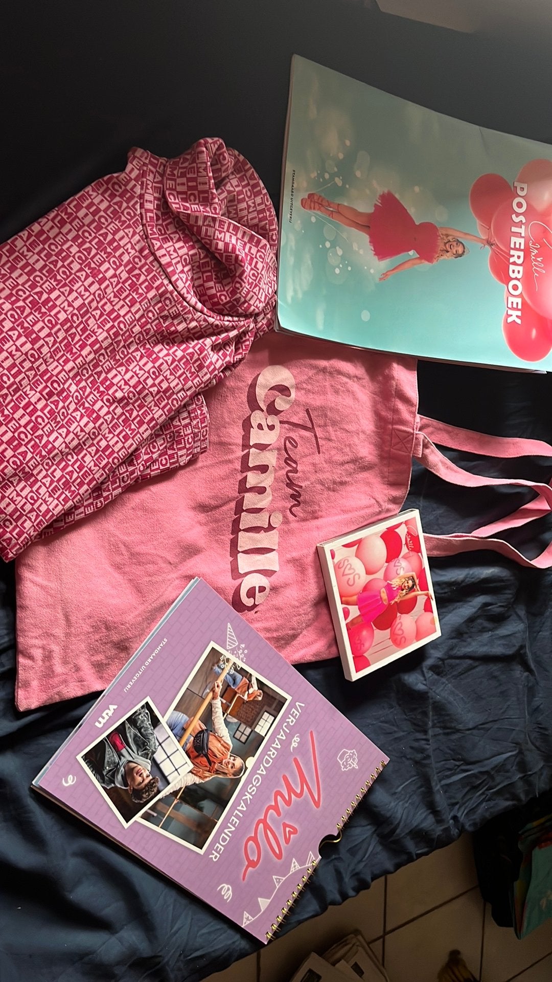 Set met cd,zak,kalender,posters,t-shirt, Ophalen, Kinderen