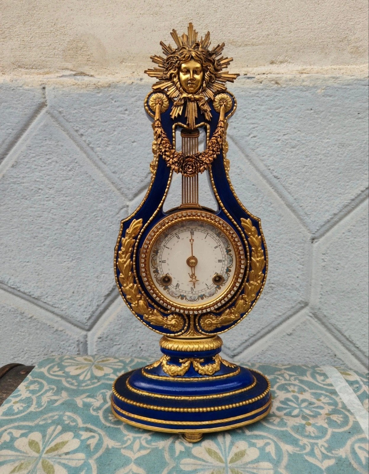 Franklin Mint Marie Antoinette Porseleinen Lierklok, Antiek en Kunst, Ophalen of Verzenden