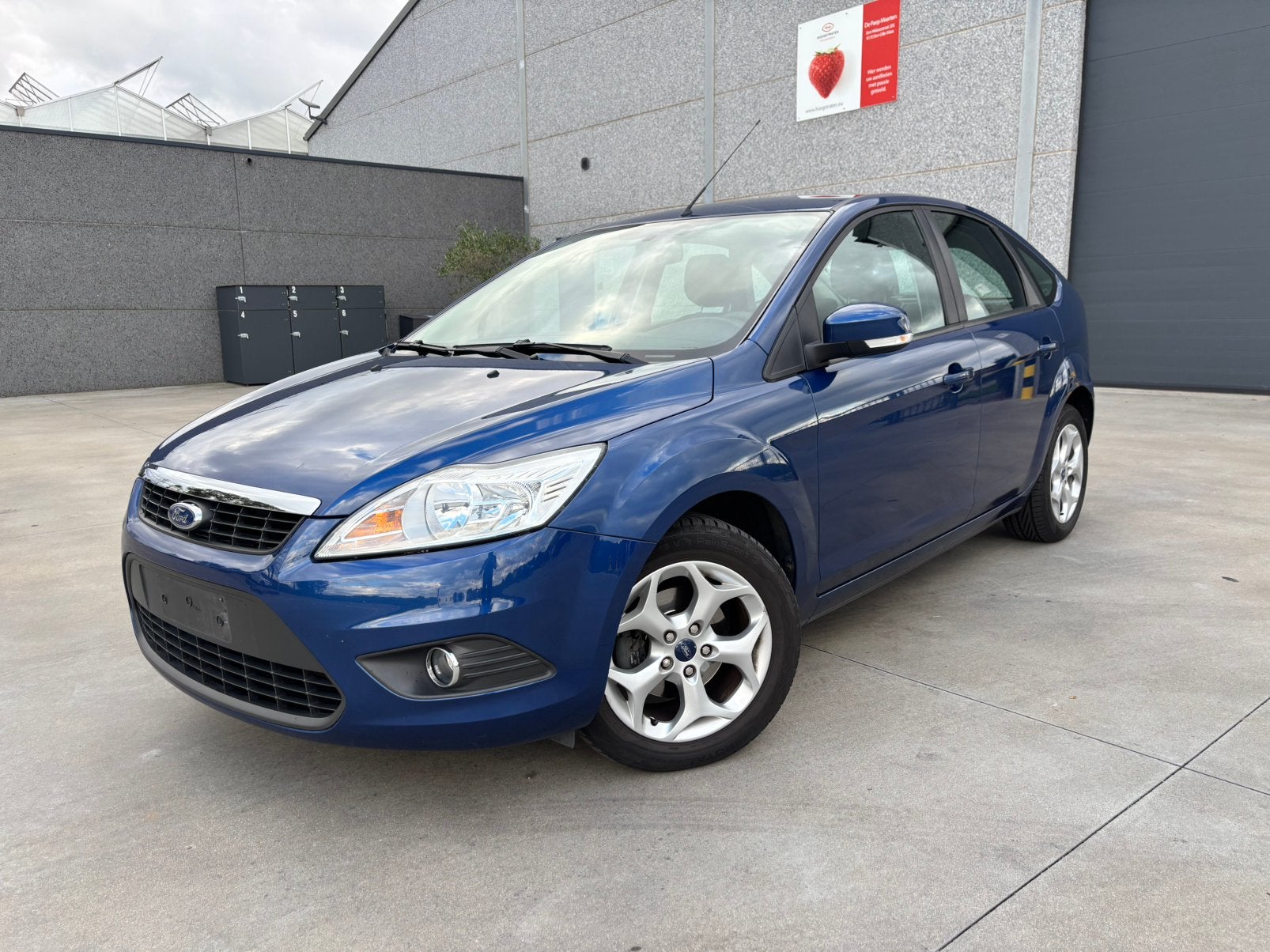 FORD FOCUS 1.4iBENZINE 125.000KM/1STE EIGENAAR/AIRCO/5-DEURS, Focus, Dealer onderhouden, Stof, Zwart