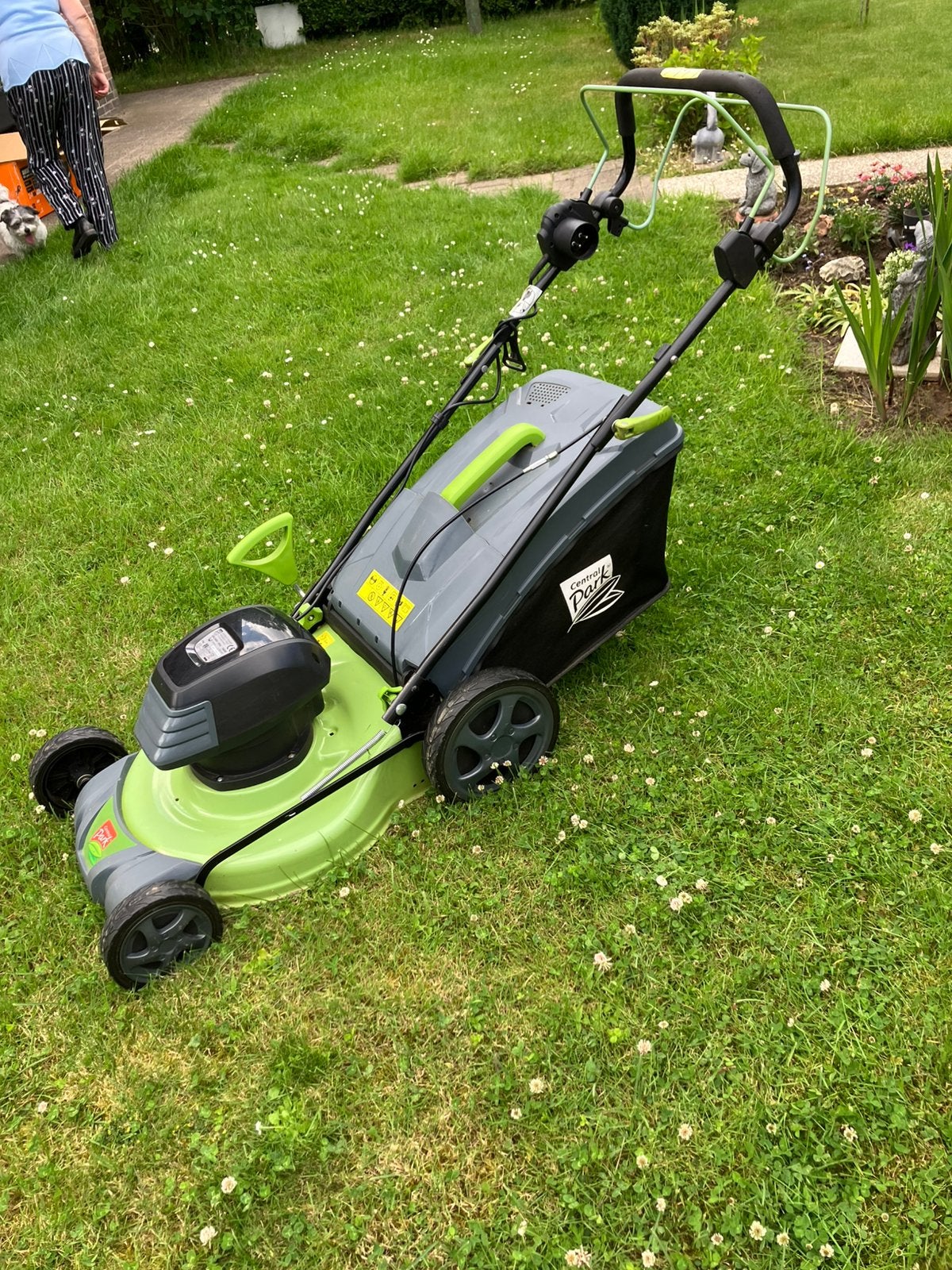 Elektrische grasmaaier Park, Tuin en Terras, Grasmaaiers, Zo goed als nieuw, Elektrische grasmaaier, Opvangbak, Ophalen