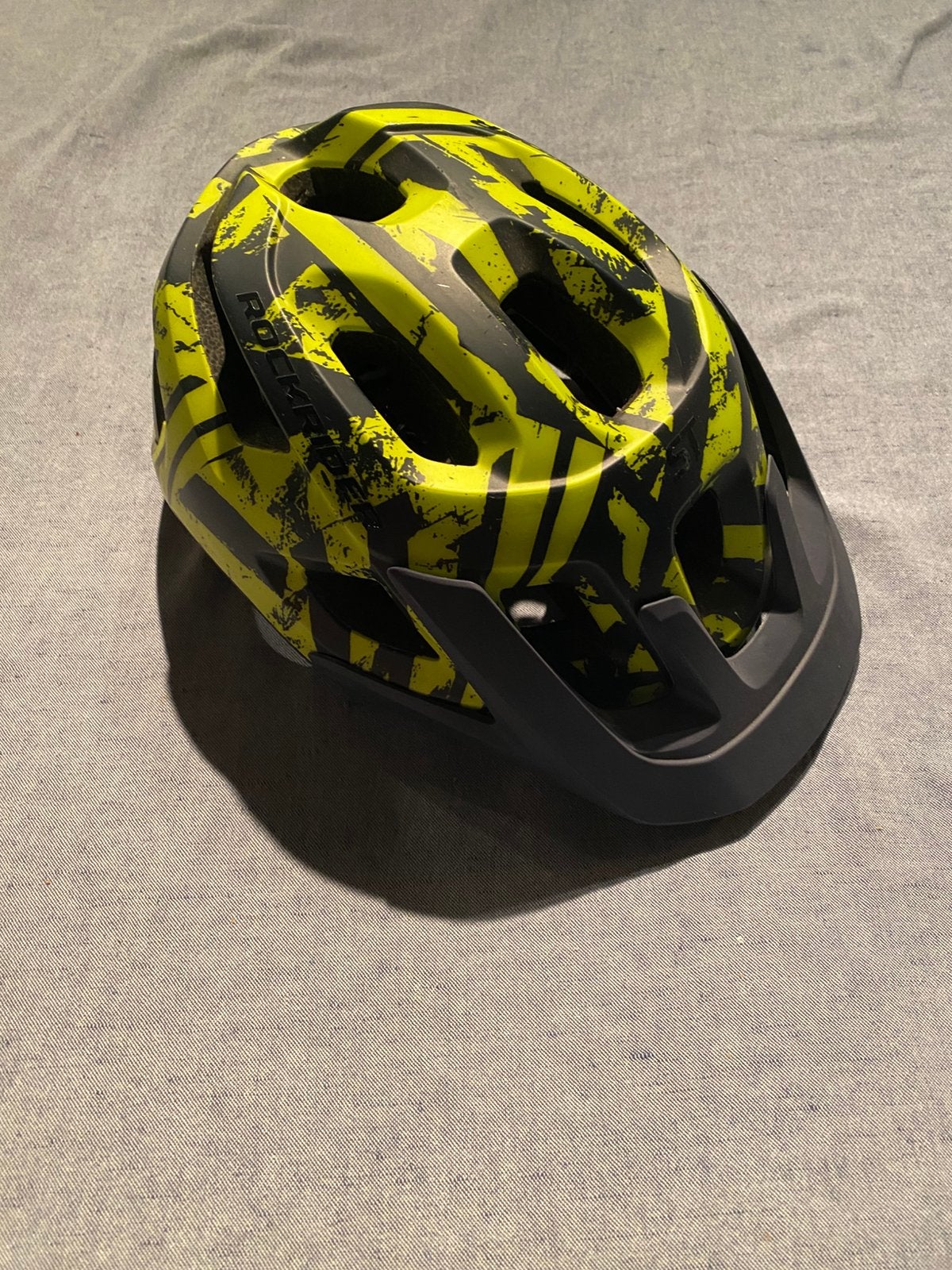 Rockrider kids helmet, Fietsen en Brommers, Ophalen, Zo goed als nieuw
