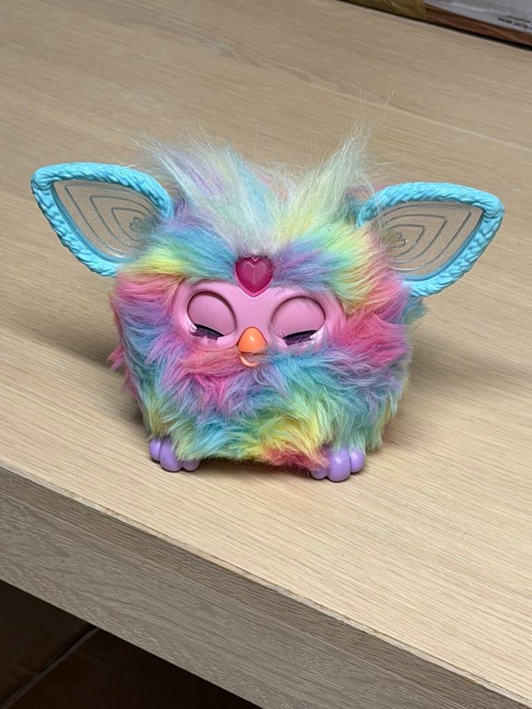 Hasbro Furby Tie Dye Nederlandstalig Interactief pratend, Verzamelen, Ophalen of Verzenden, Zo goed als nieuw