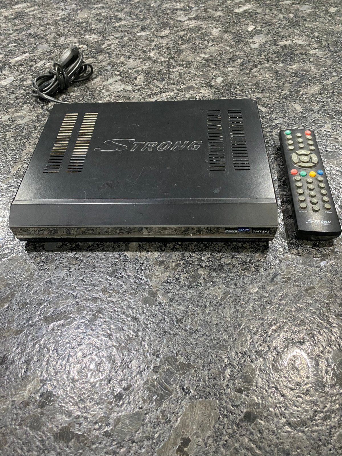 Décodeur satellite numérique Strong SRT6410, Enlèvement ou Envoi, Comme neuf, Décodeur