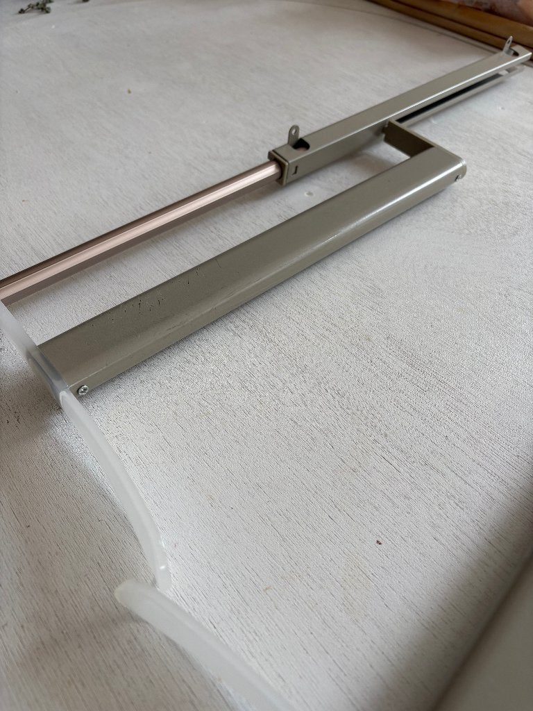 Ikea Komplement 2 uittrekbare kledingroedes / -Rails beige, Huis en Inrichting, Kasten | Kleerkasten, Ophalen of Verzenden, Metaal