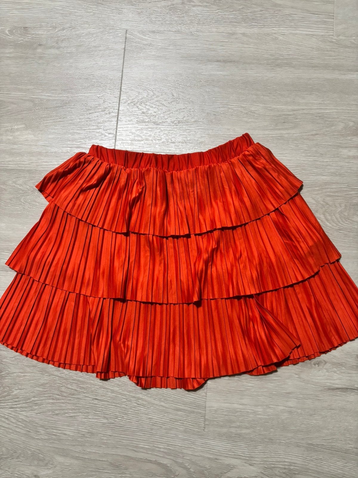 Zara oranje geplooide mini-rok met stroken - Maat S, Kleding | Dames, Rokken, Ophalen, Zo goed als nieuw, Maat 36 (S), Oranje