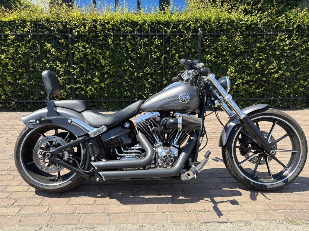 Harley Breakout 103", Motoren, 2 cilinders, Meer dan 35 kW, ABS, 1700 cc