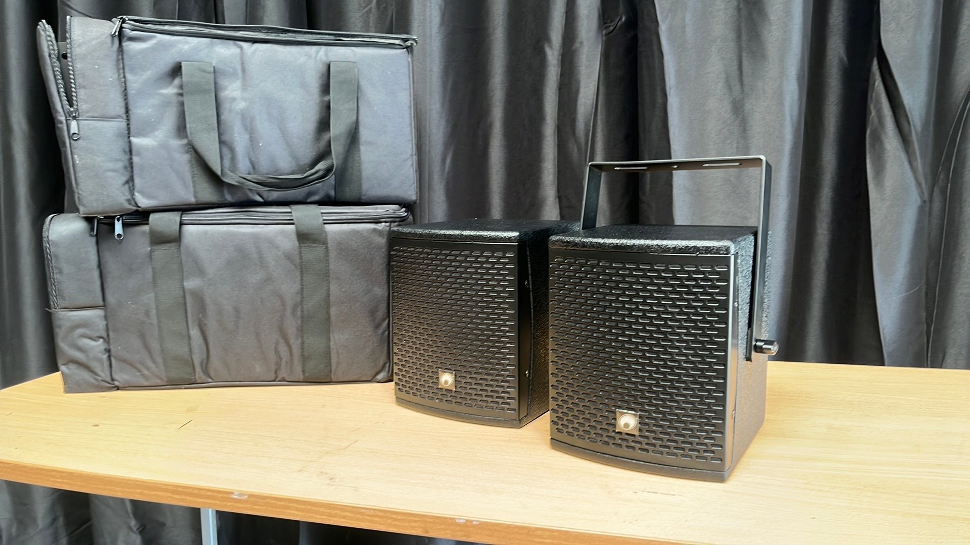 Omnitronic Molly 6 set van 2 speakers met draagtas, Audio, Tv en Foto, Professionele apparaten, Ophalen, Nieuw
